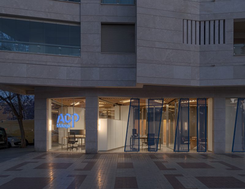 Imagen exterior local oficinas ACP Málaga diseñado por MLKT Design